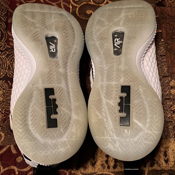 Nike Air LeBron Witness Mid - Picture 5 of 5